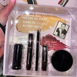 Kristofer buckle makeup collection